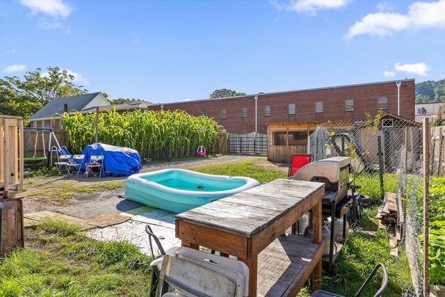 1004 Mcfarland Avenue, Rossville, GA 30741