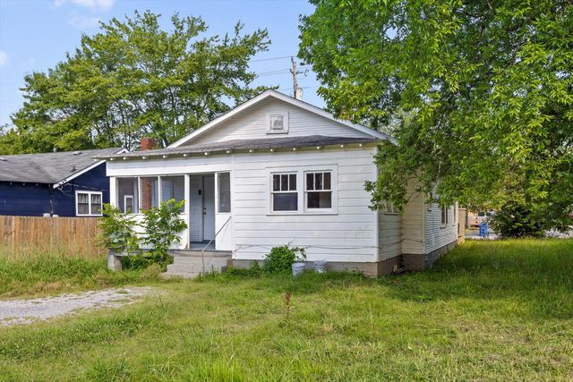 1004 Mcfarland Avenue, Rossville, GA 30741