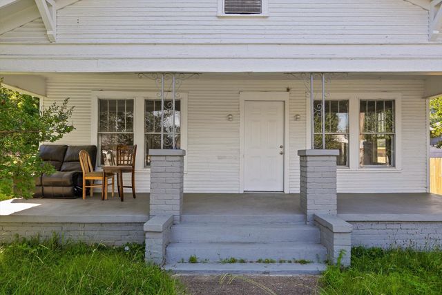 1004 Mcfarland Avenue, Rossville, GA 30741