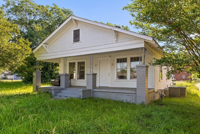 1004 Mcfarland Avenue, Rossville, GA 30741