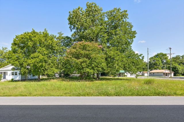 1004 Mcfarland Avenue, Rossville, GA 30741