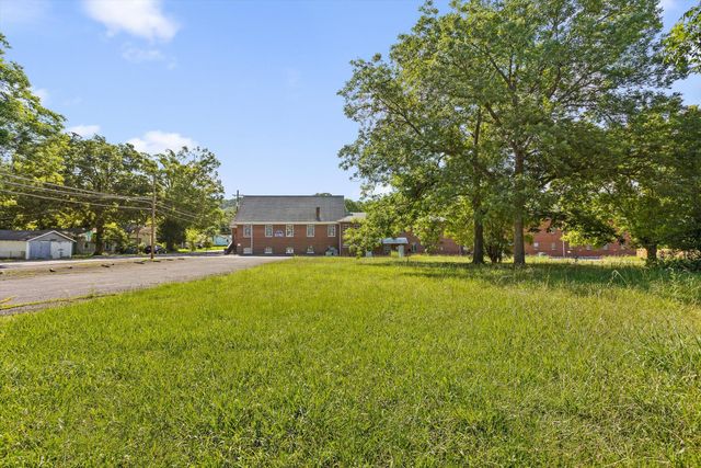 1004 Mcfarland Avenue, Rossville, GA 30741