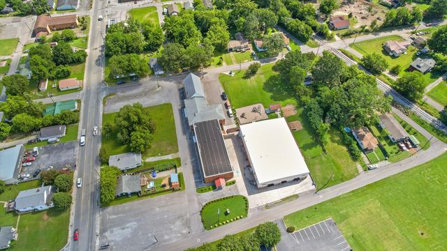 1004 Mcfarland Avenue, Rossville, GA 30741