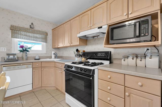 1 Spanish Wells Street, Toms River, NJ 08757