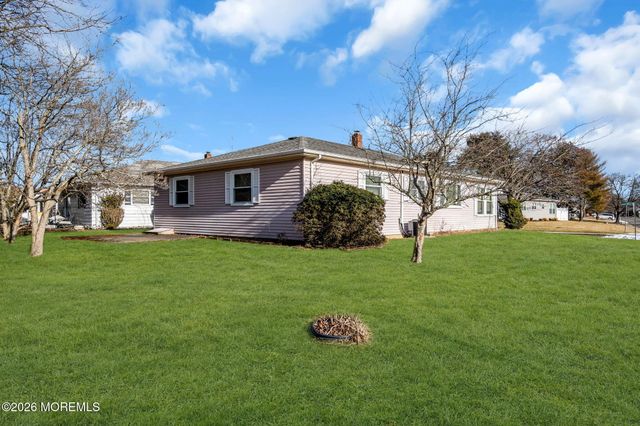 1 Spanish Wells Street, Toms River, NJ 08757