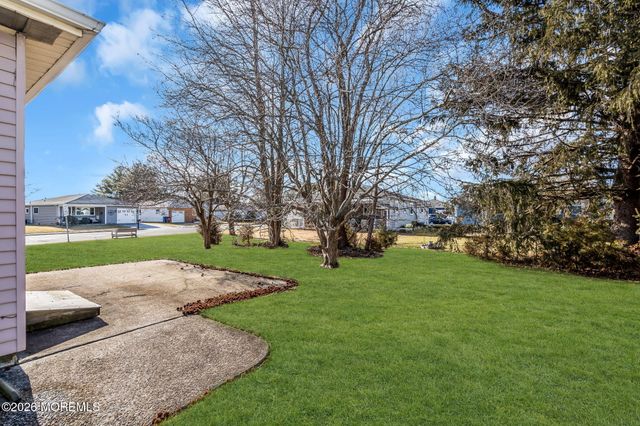 1 Spanish Wells Street, Toms River, NJ 08757