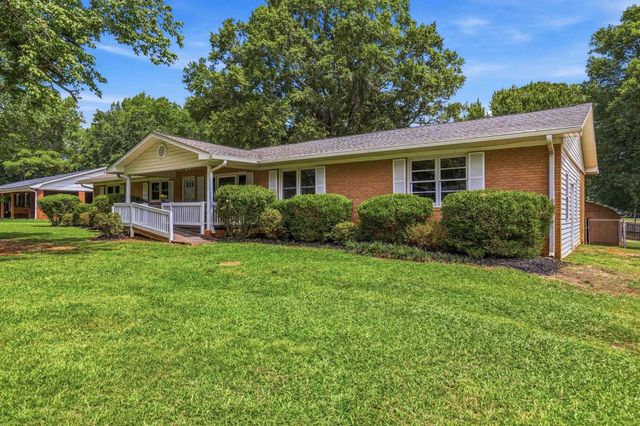 202 Flatwood Road, Spartanburg, SC 29303