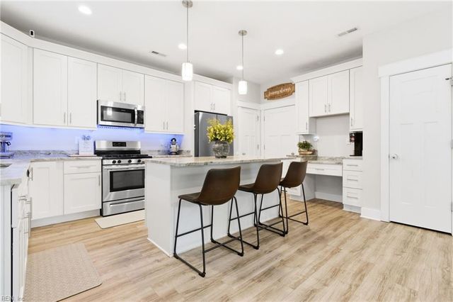 5324 Challedon DR, Virginia Beach, VA 23462