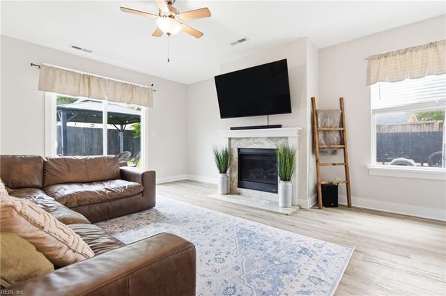 5324 Challedon DR, Virginia Beach, VA 23462