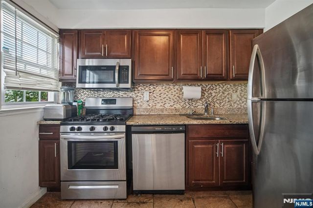 261 Elmwood A, Maplewood, NJ 07040