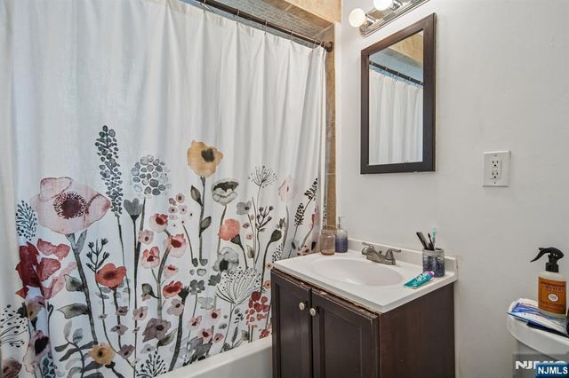 261 Elmwood A, Maplewood, NJ 07040