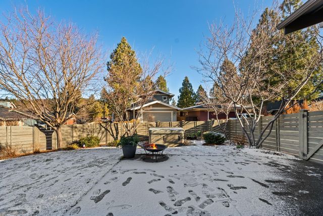 2336 NW Lolo Drive, Bend, OR 97703