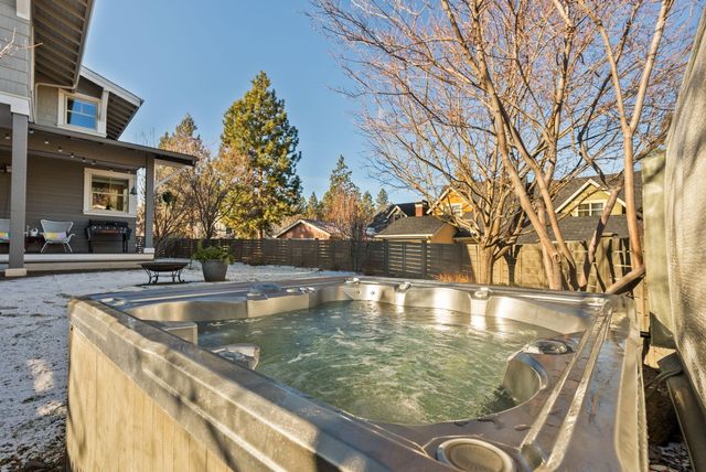 2336 NW Lolo Drive, Bend, OR 97703