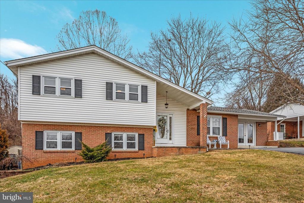 519 WHITACRE ST, Winchester, VA 22601