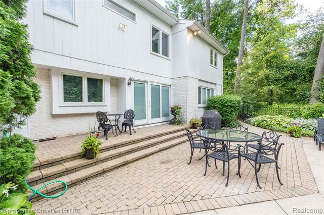 4768 Wendrick Drive, West Bloomfield, MI 48323