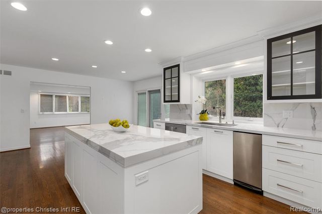 4768 Wendrick Drive, West Bloomfield, MI 48323