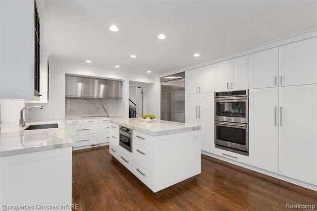 4768 Wendrick Drive, West Bloomfield, MI 48323
