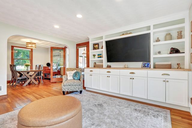 6 Sprucewood Rd, Wilmington, MA 01887
