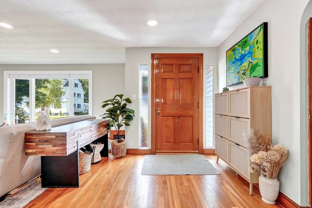 6 Sprucewood Rd, Wilmington, MA 01887