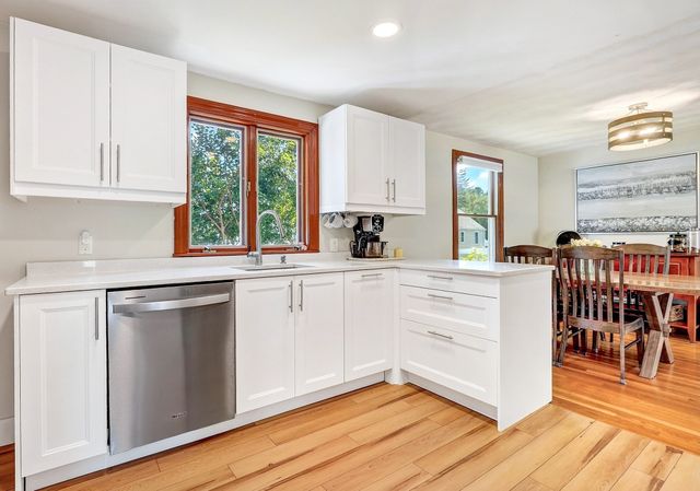 6 Sprucewood Rd, Wilmington, MA 01887