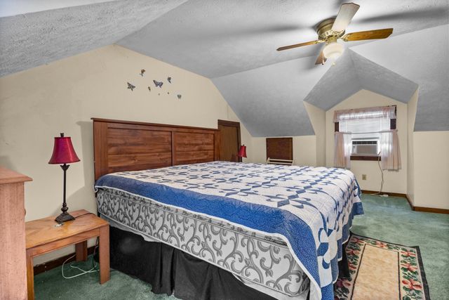 946 E Lakeshore Drive, Burnside, KY 42519