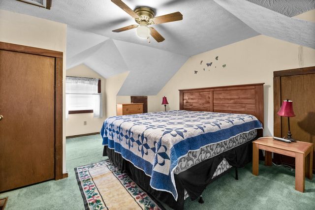 946 E Lakeshore Drive, Burnside, KY 42519