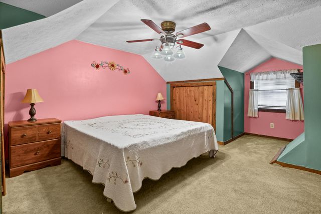 946 E Lakeshore Drive, Burnside, KY 42519