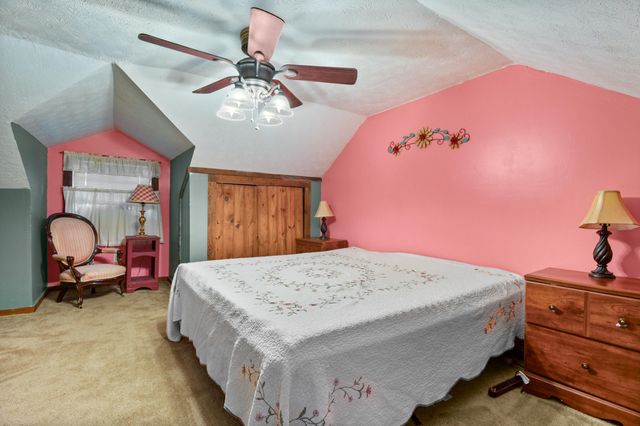 946 E Lakeshore Drive, Burnside, KY 42519