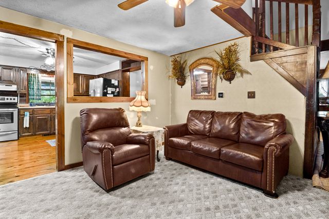 946 E Lakeshore Drive, Burnside, KY 42519
