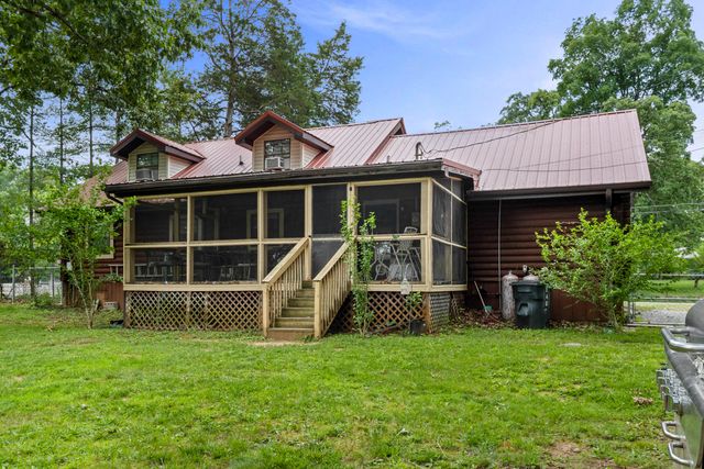 946 E Lakeshore Drive, Burnside, KY 42519