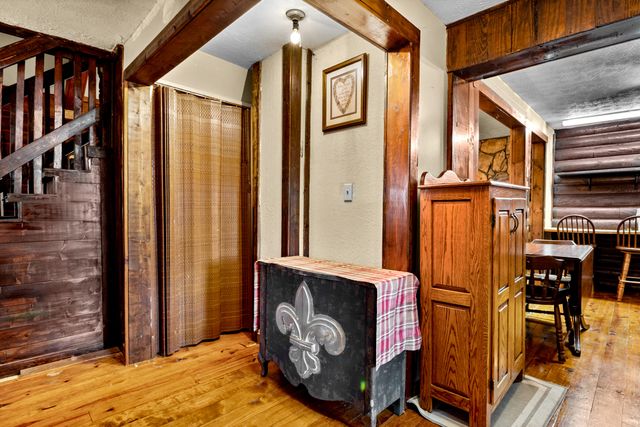 946 E Lakeshore Drive, Burnside, KY 42519