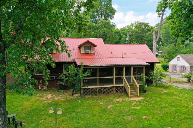 946 E Lakeshore Drive, Burnside, KY 42519