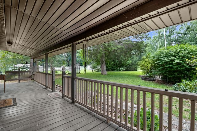 946 E Lakeshore Drive, Burnside, KY 42519