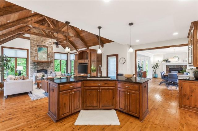 7711 N Montgall Avenue, Kansas City, MO 64119
