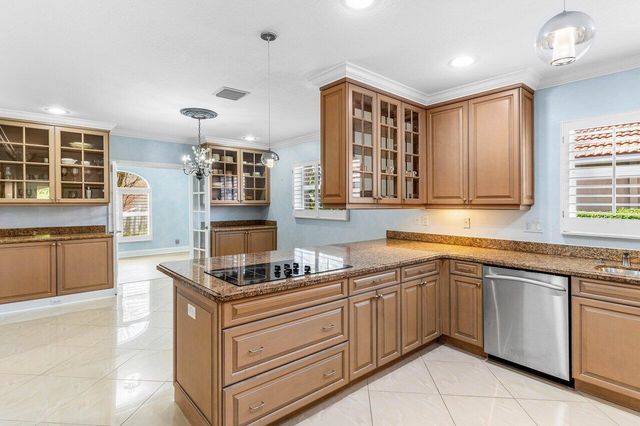 2 Fairway Drive, Boynton Beach, FL 33436