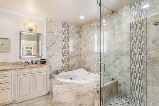 2 Fairway Drive, Boynton Beach, FL 33436