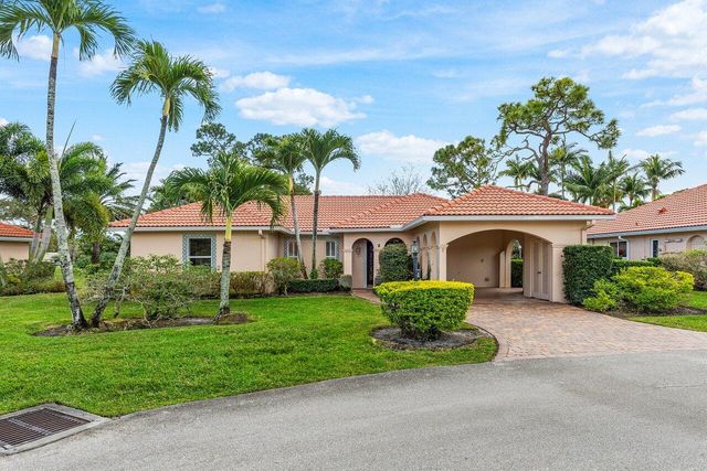 2 Fairway Drive, Boynton Beach, FL 33436