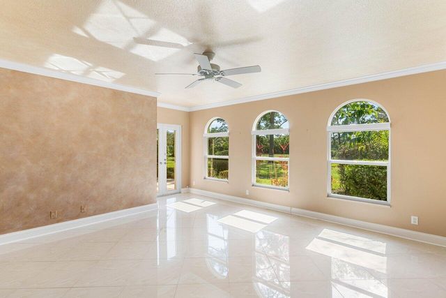 2 Fairway Drive, Boynton Beach, FL 33436