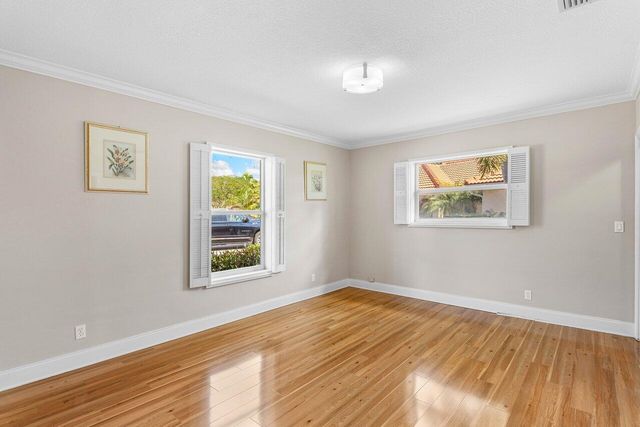 2 Fairway Drive, Boynton Beach, FL 33436