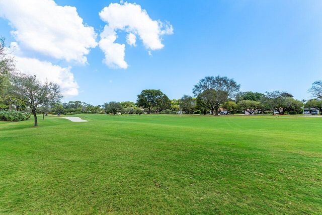 2 Fairway Drive, Boynton Beach, FL 33436