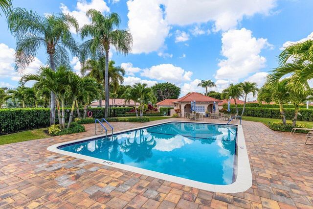 2 Fairway Drive, Boynton Beach, FL 33436