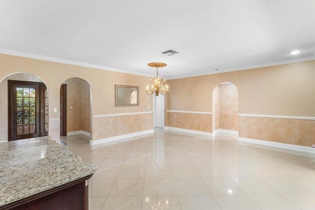 2 Fairway Drive, Boynton Beach, FL 33436