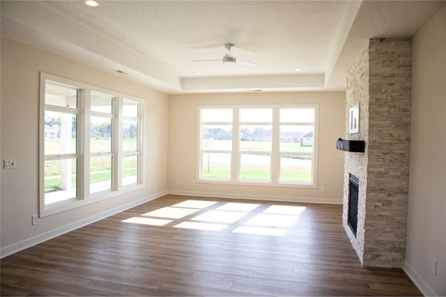 548 NW Creekside Drive, Waukee, IA 50263