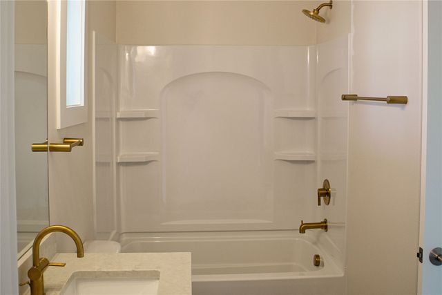 548 NW Creekside Drive, Waukee, IA 50263