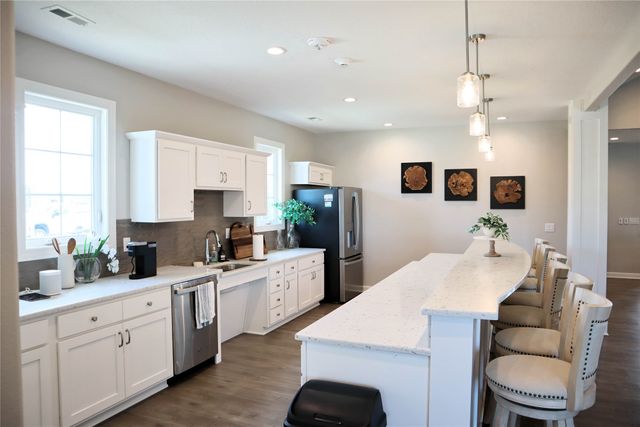 548 NW Creekside Drive, Waukee, IA 50263