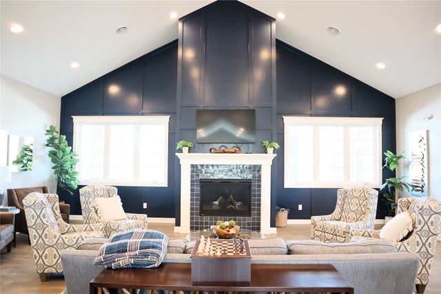 548 NW Creekside Drive, Waukee, IA 50263