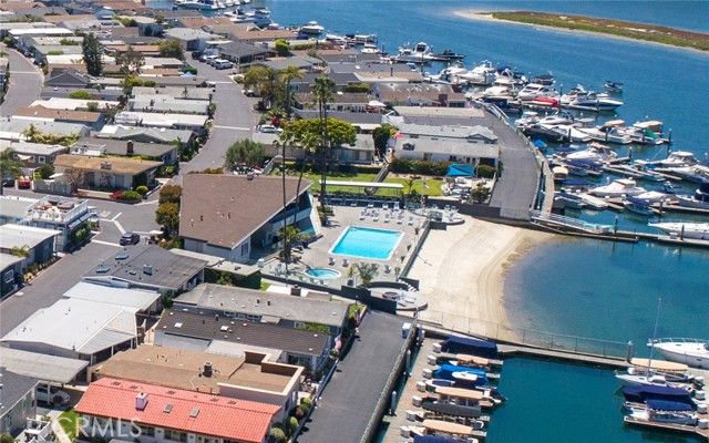 3 Saratoga, Newport Beach, CA 92660