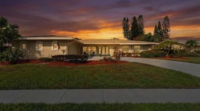 2802 SE Pine Valley Street, Port St. Lucie, Port St Lucie, FL 34952