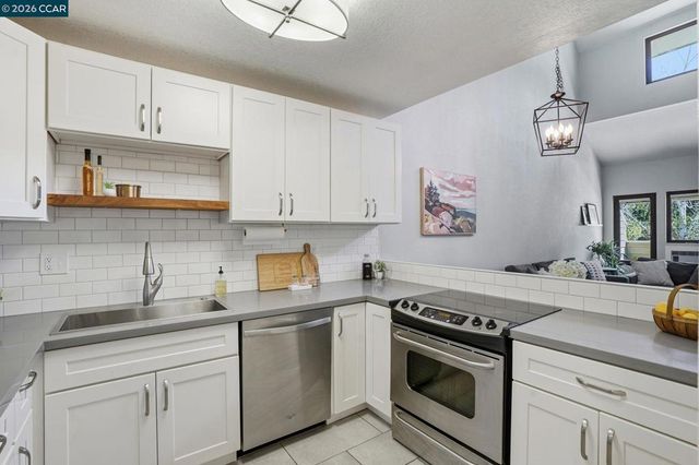 700 Suntree Ln 711, Pleasant Hill, CA 94523