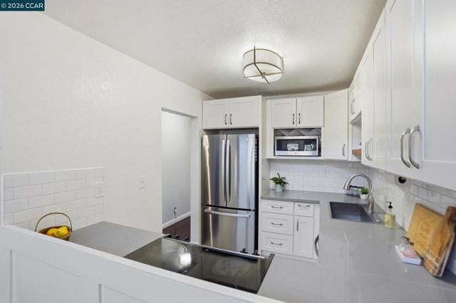 700 Suntree Ln 711, Pleasant Hill, CA 94523